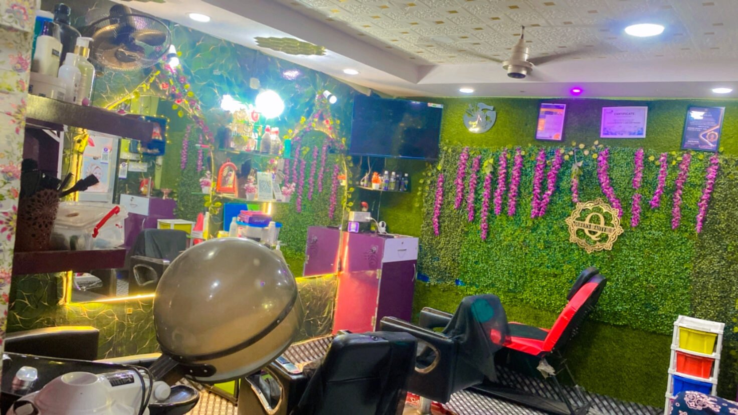 {“eId”:”211897864714650″,”CameraPosition”:1}